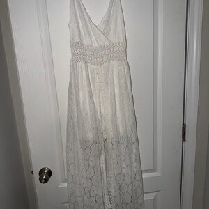 Chic White Lace Sleeveless Dress